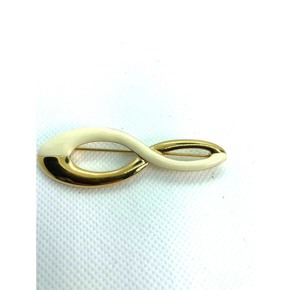 Vintage Monet Infinity Pin - Picture 1 of 5